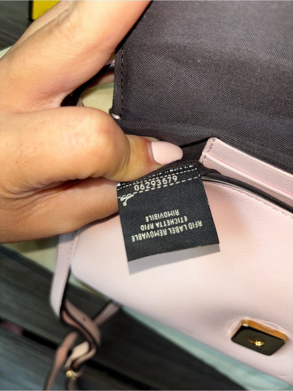 Fendi Pink Baguette Shoulder Bag Full Set - Picture 9 of 16